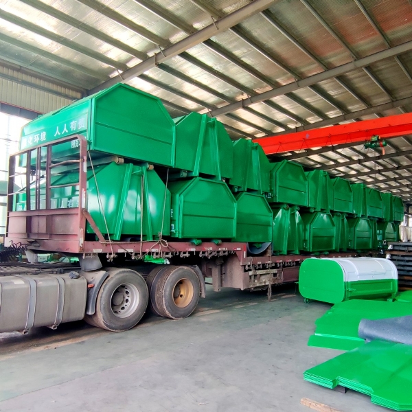 梯形垃圾箱裝車(chē)準備發(fā)往廣西