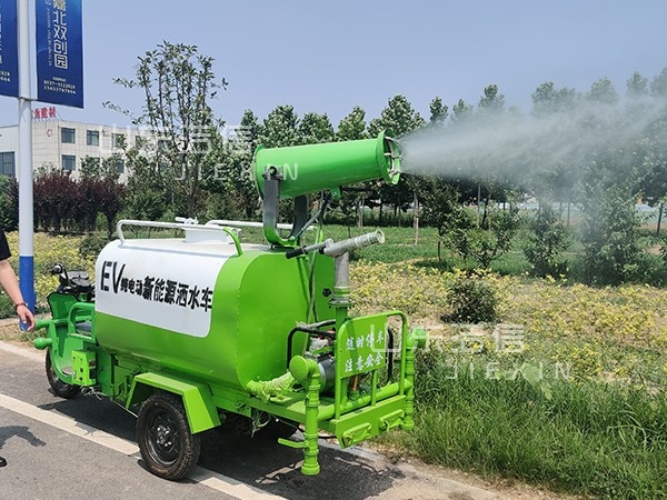 電動(dòng)三輪灑水車(chē)優(yōu)勢