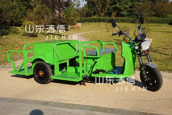 四桶鏈條保潔車(chē)性能特點(diǎn)