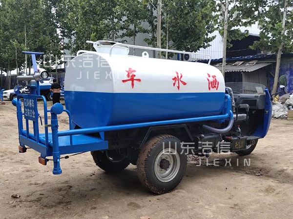 機動(dòng)三輪灑水車(chē)罐體容積 機動(dòng)三輪灑水車(chē)罐體容積