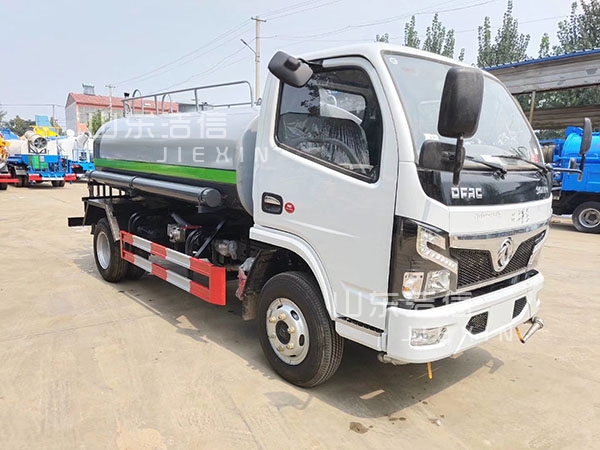 機動(dòng)四輪灑水車(chē)構造說(shuō)明 機動(dòng)四輪灑水車(chē)構造說(shuō)明