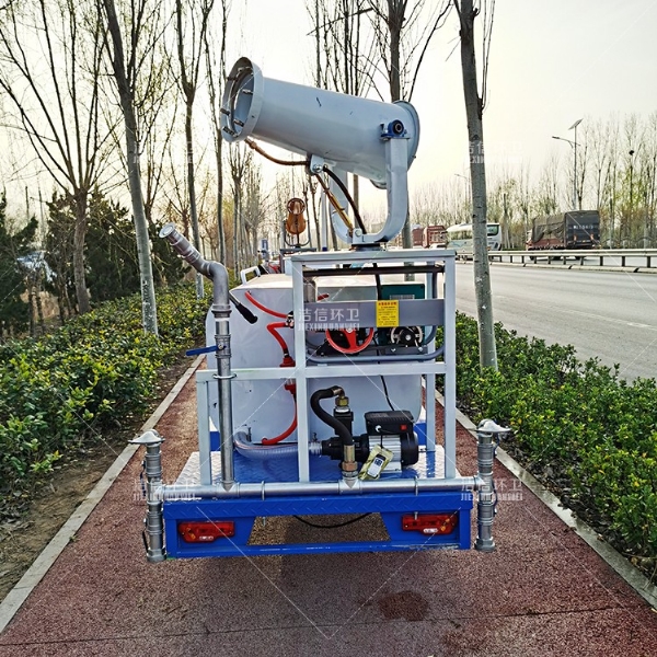 藍精靈新能源1.5方電動(dòng)霧炮灑水車(chē)簡(jiǎn)介