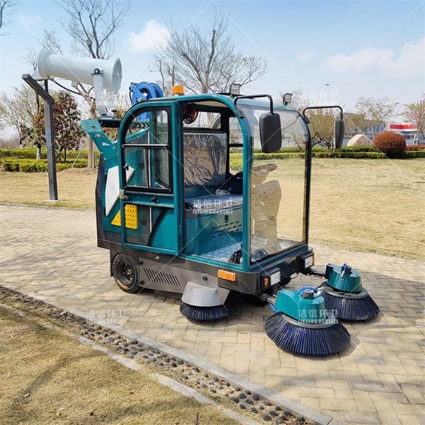 電動(dòng)三輪掃地車(chē)