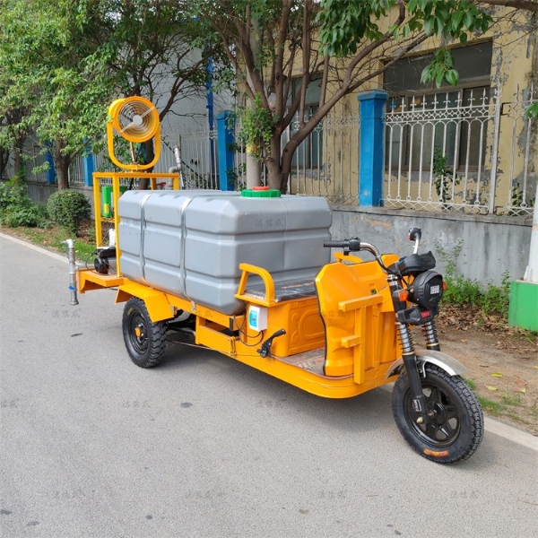 電動(dòng)三輪塑料水箱灑水車(chē)