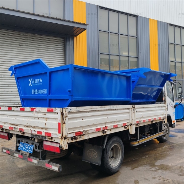 4個(gè)擺臂垃圾箱發(fā)往西藏