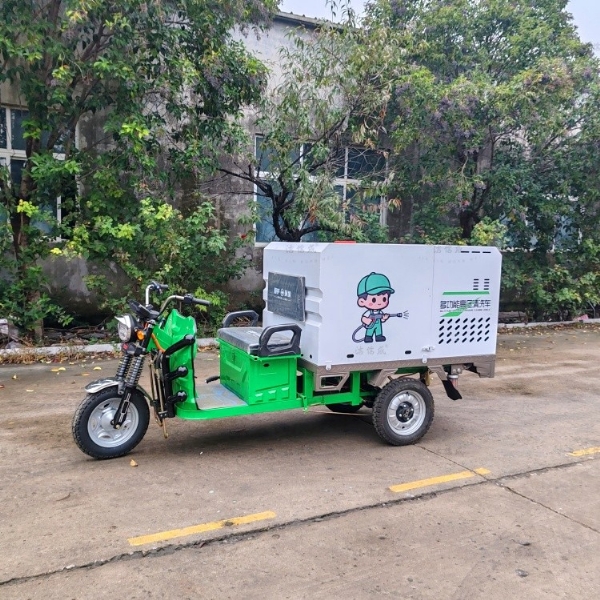 白綠帶貼紙高壓清洗車(chē)