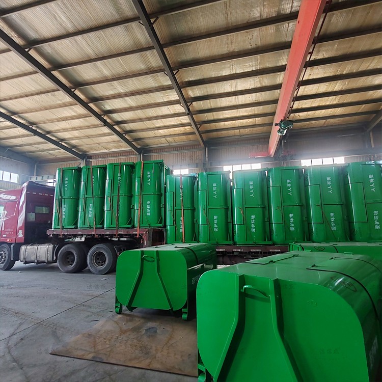 49個勾臂垃圾箱發(fā)往貴州