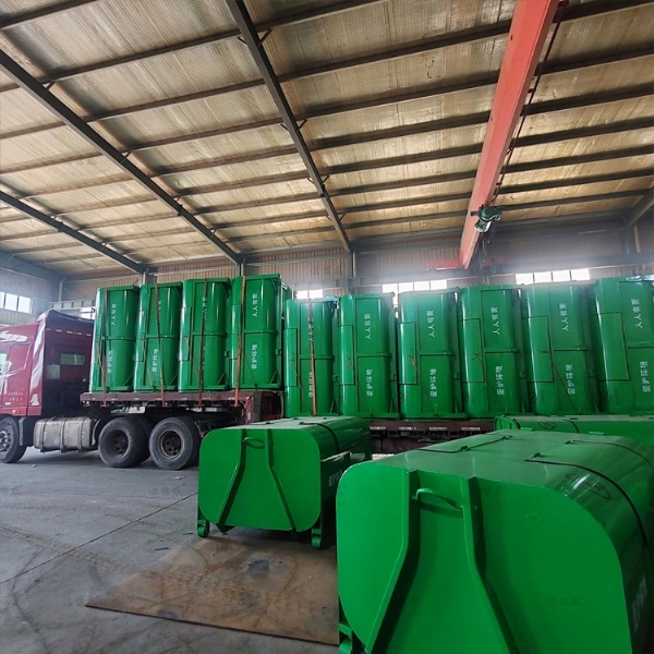 49個(gè)勾臂垃圾箱發(fā)往貴州